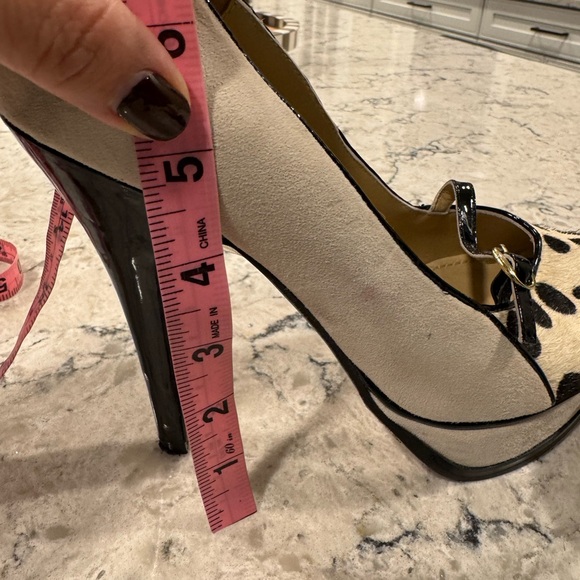 YSL Yves Saint Laurent Open Peep Toe Pumps Size 40 Animal Fur and Suede main image 0